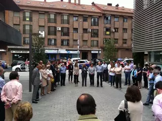 Concentración silenciosa frente al Ayuntamiento en solidaridad con Lorca
