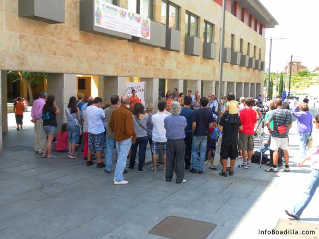 El Movimiento 15M reúne un centenar de "indignados" en Boadilla del Monte