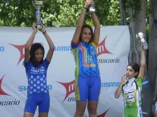 Nekane Gómez, vecina de Boadilla del Monte, gana el XXXIII Trofeo Escuelas Unión Ciclista Fuenlabrada
