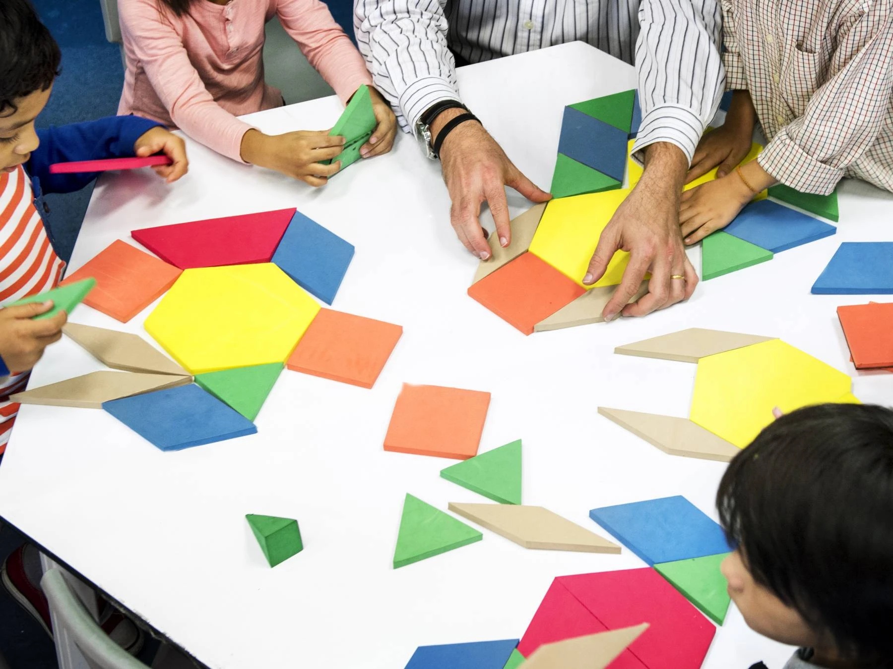 Taller gratuito: Tangram Battle