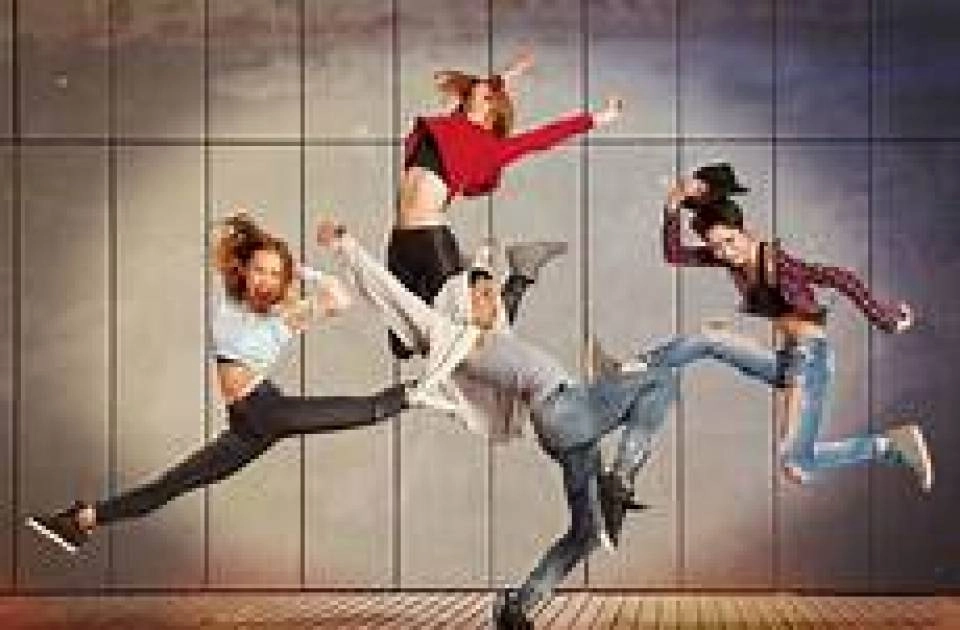 Monitor Actividades extraescolares: baile moderno, street dance, danza...
