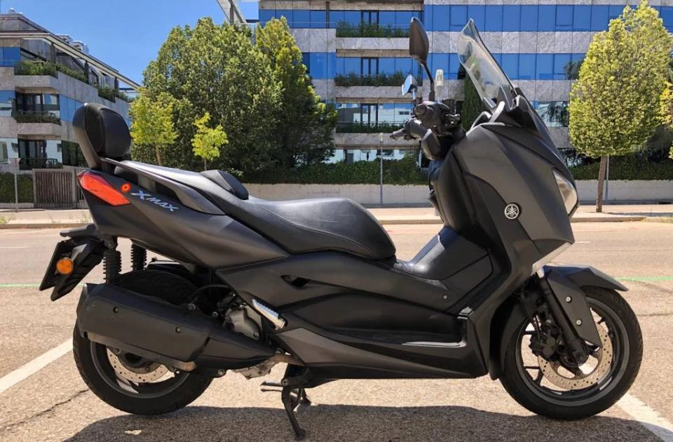 Yamaha X-Max 300