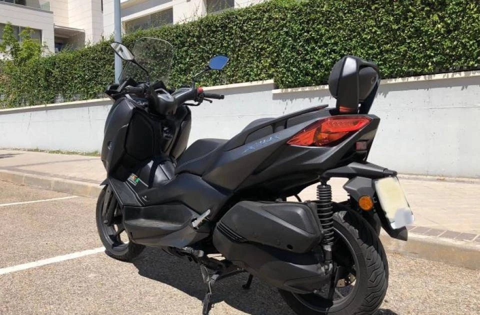 Yamaha X-Max 300