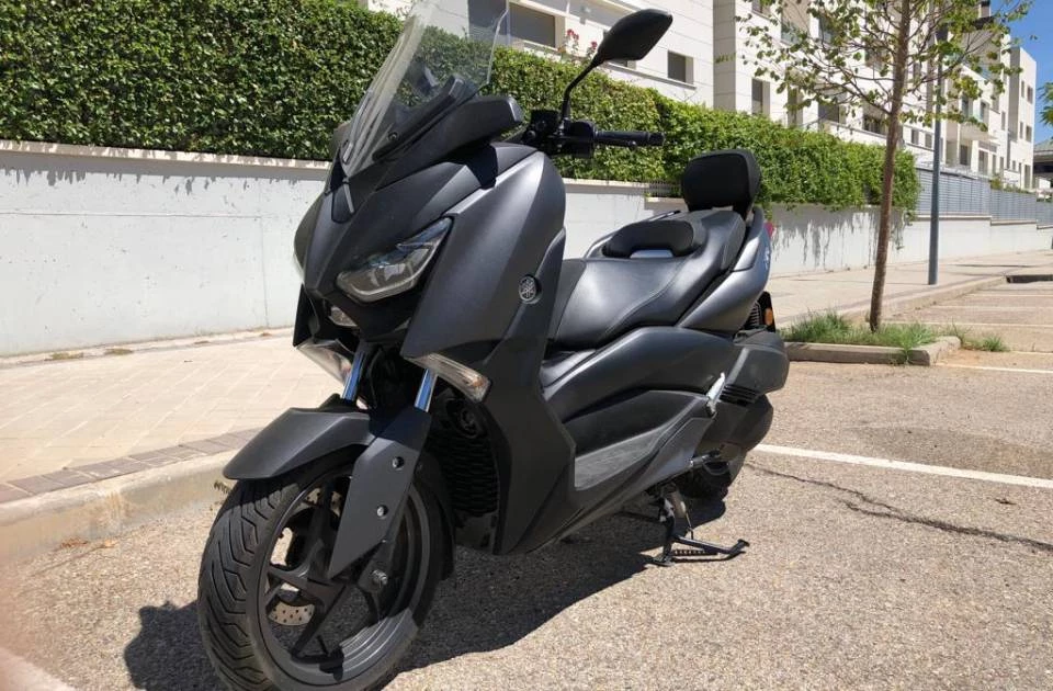 Yamaha X-Max 300