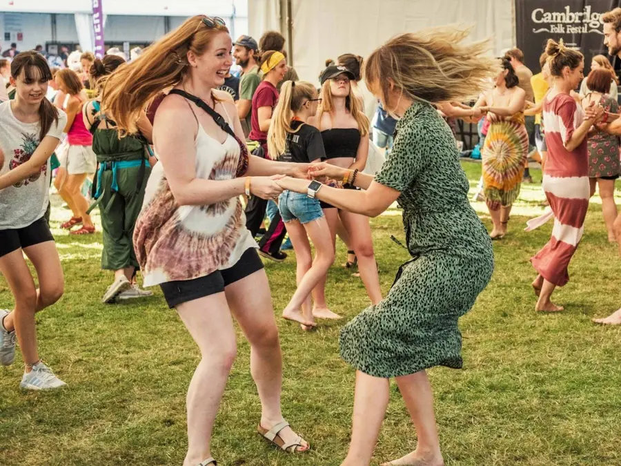 FIESTA DE FIN DE CURSO en AVALON: YOGA, BIODANZA Y MEDITACIÓN